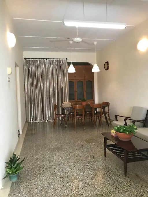 Cosy Big House 5Min Ciq Sogo Ksl Mall 4Br 12Pax Johor Bahru Dom wakacyjny
