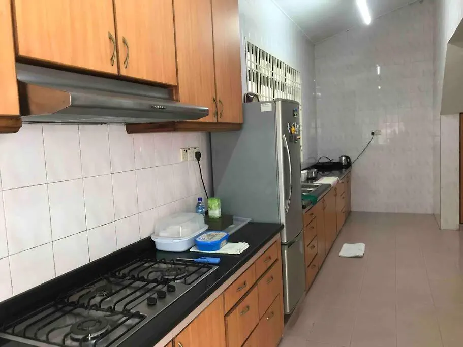 Cosy Big House 5Min Ciq Sogo Ksl Mall 4Br 12Pax Johor Bahru Dom wakacyjny
