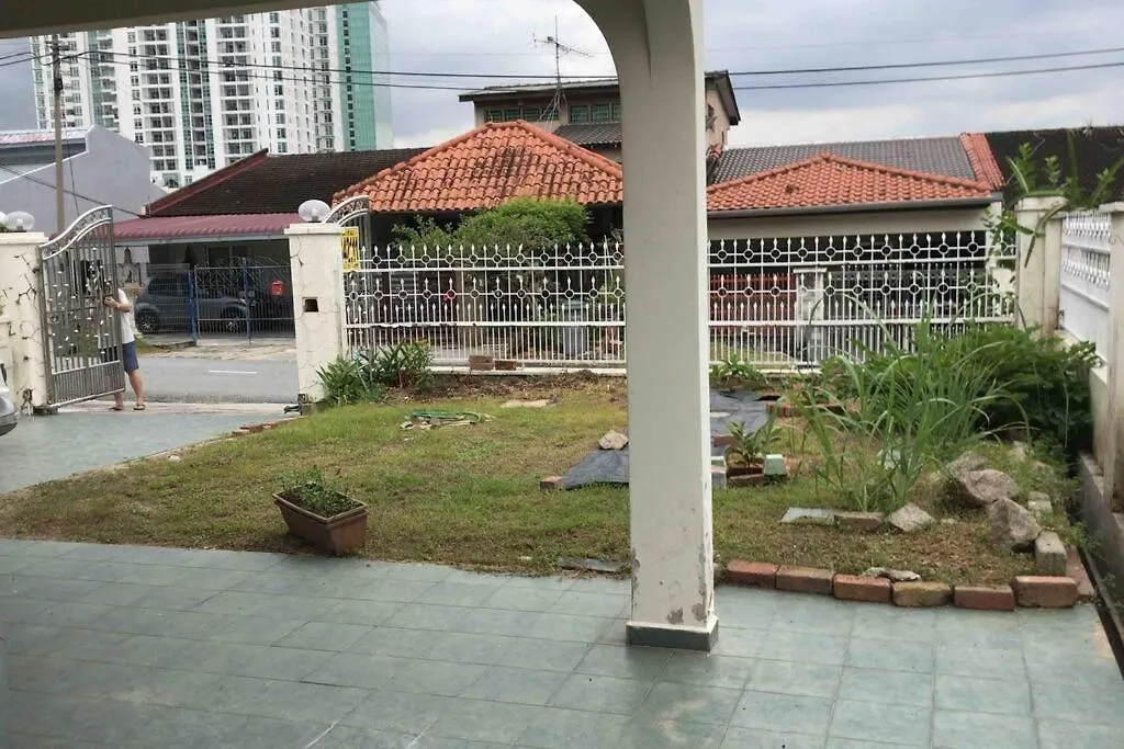 Cosy Big House 5Min Ciq Sogo Ksl Mall 4Br 12Pax Johor Bahru Malezja