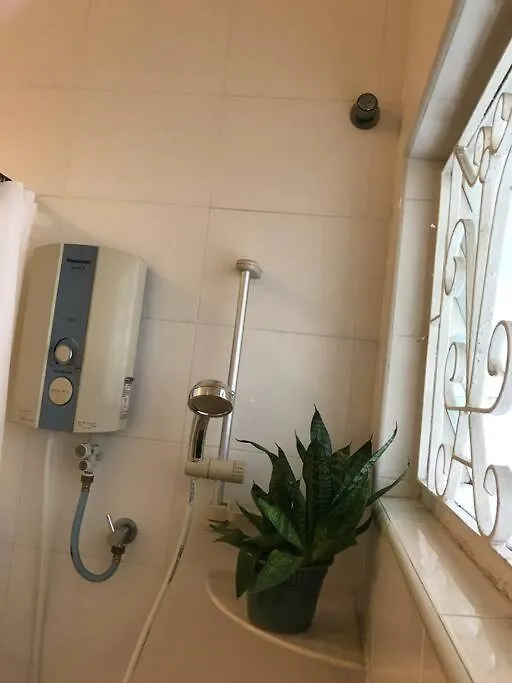 Cosy Big House 5Min Ciq Sogo Ksl Mall 4Br 12Pax Johor Bahru