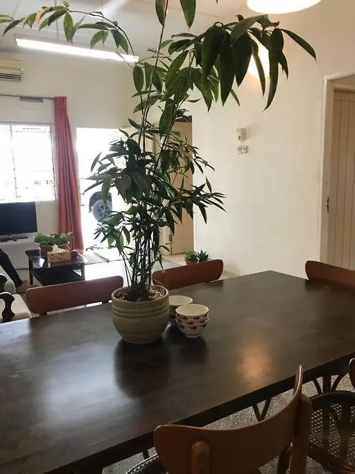 Cosy Big House 5Min Ciq Sogo Ksl Mall 4Br 12Pax Johor Bahru Semesterbostad